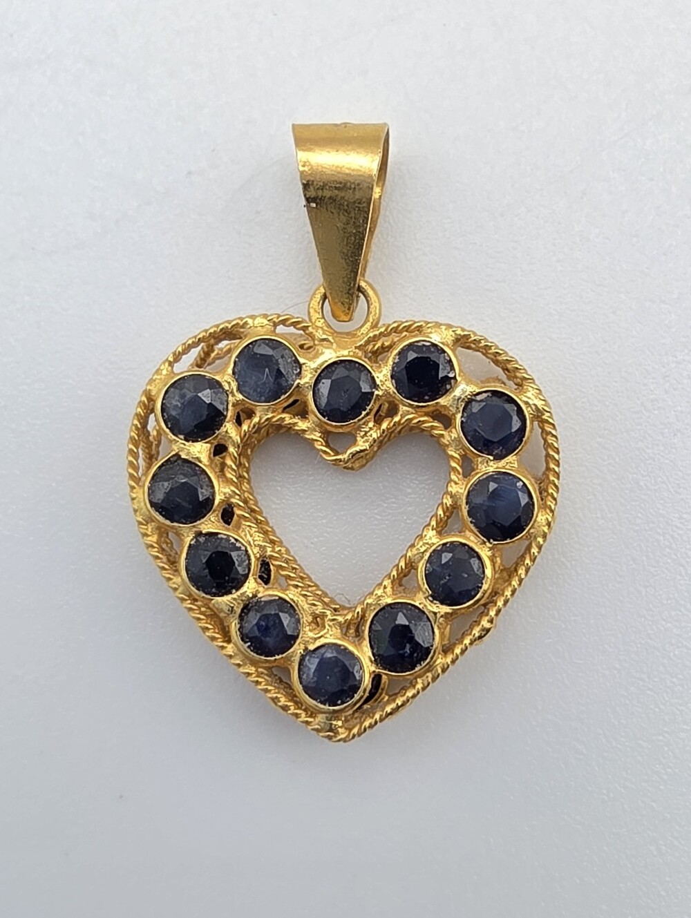 Vintage 18K Yellow Gold REVERSIBLE Open Heart Sapphire Pendant